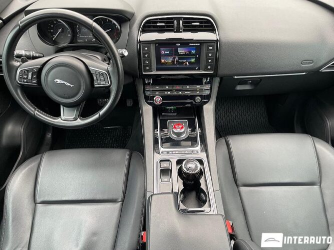 Jaguar F-Pace 36 jaguar F-Pace 2018