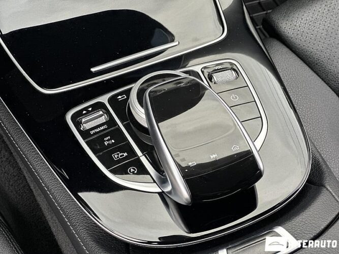 Mercedes E 220 43 mercedes E 220 2019