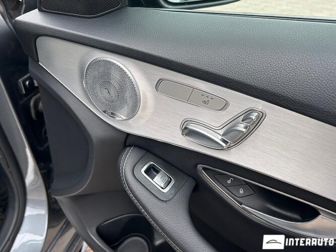 Mercedes C 350e 51 mercedes C 350e 2018