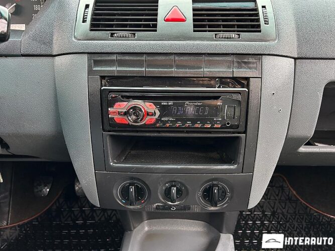 Skoda Fabia 32 skoda Fabia 2003