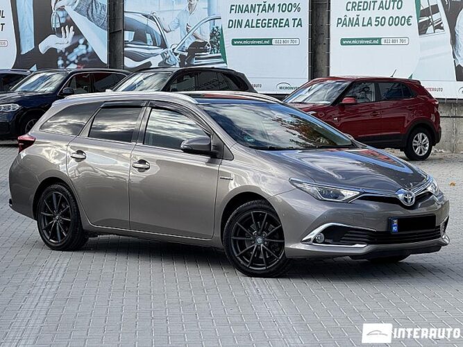 Toyota Auris 2015 doar la InterAuto