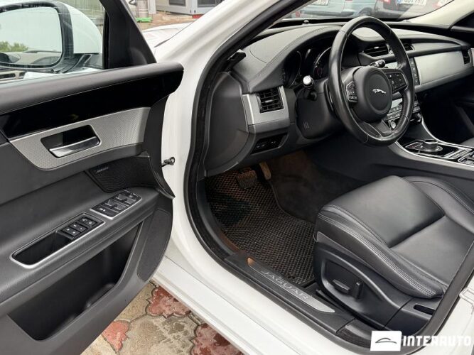 jaguar XF 2017