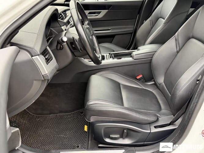 jaguar XF 2017