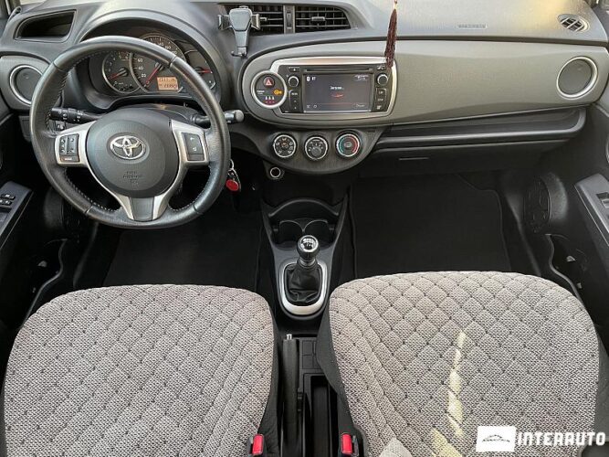 toyota Yaris 2012