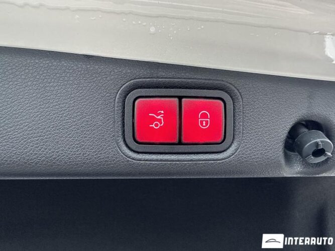 Mercedes E 350 51 mercedes E 350 2022