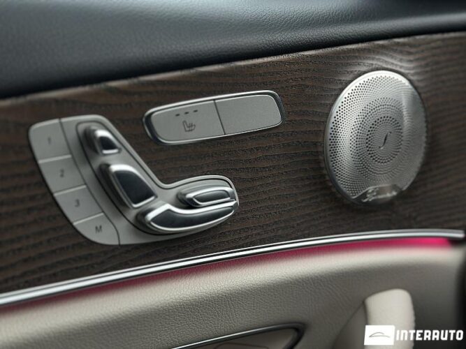 Mercedes E 350 41 mercedes E 350 2022