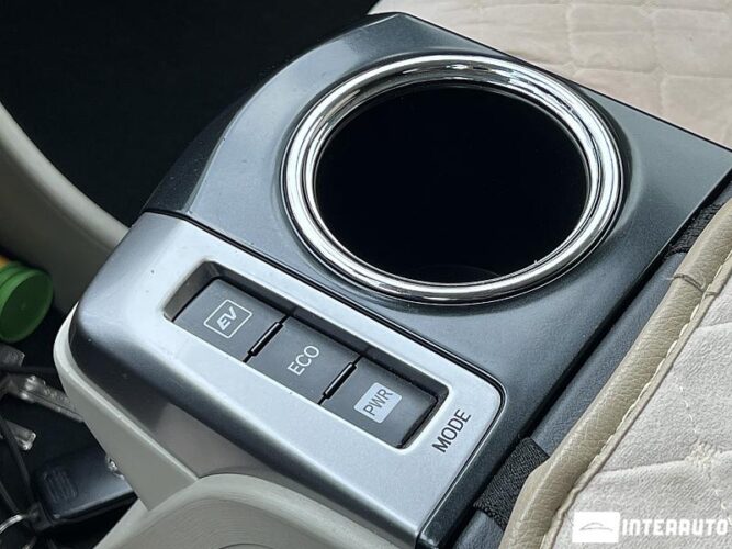 toyota Prius Plus / V 2016