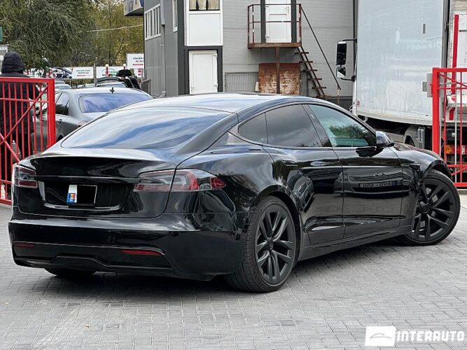tesla Model S 2021