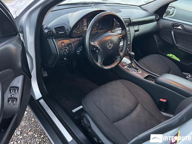 Mercedes C 180 31 mercedes C 180 2005