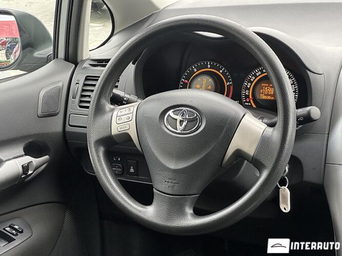 toyota Auris 2012