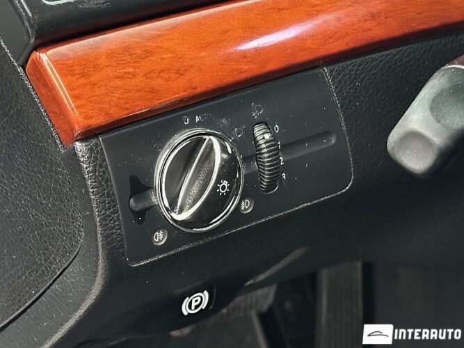 Mercedes E 220 41 mercedes E 220 2007