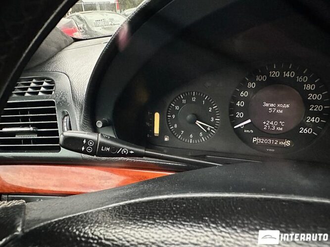 Mercedes E 220 37 mercedes E 220 2007