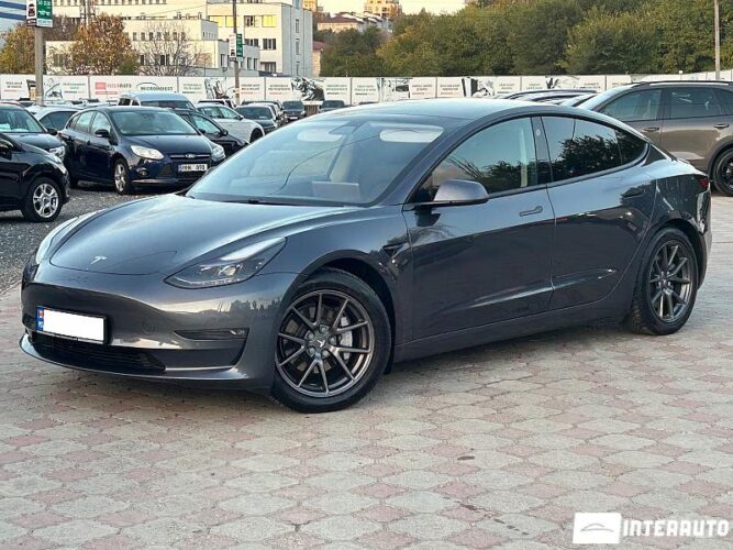 Tesla Model 3 2020 doar la InterAuto