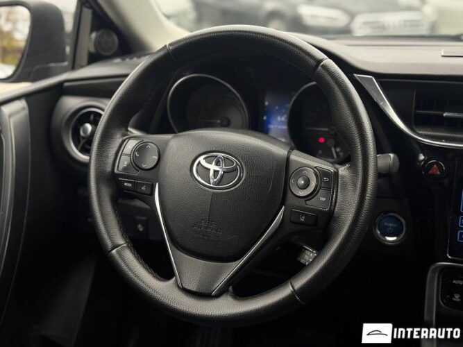 toyota Auris 2015