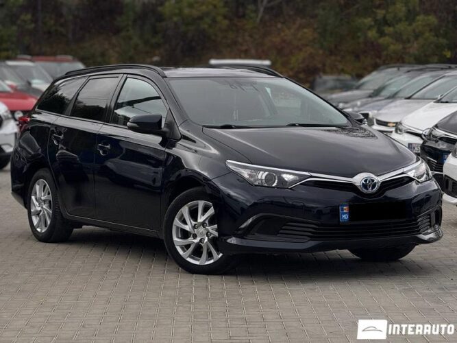 Toyota Auris 2015 doar la InterAuto