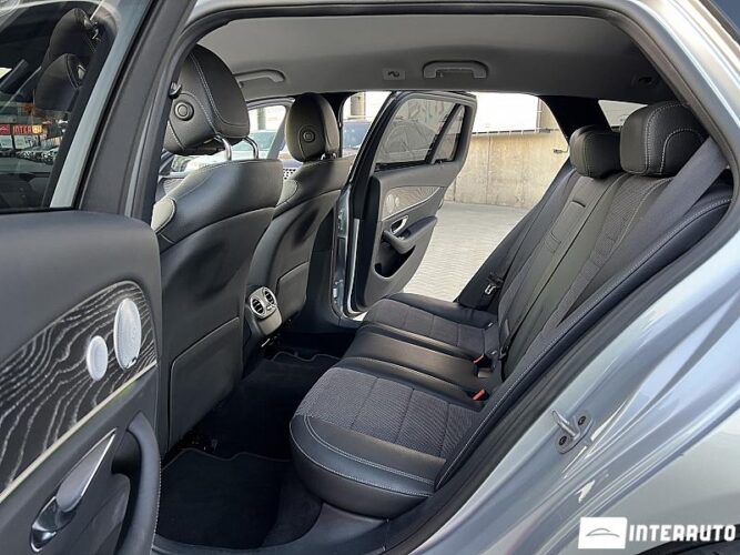 Mercedes E 220 47 mercedes E 220 2021