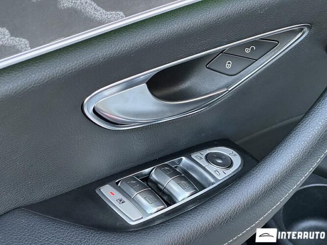 Mercedes E 220 52 mercedes E 220 2021