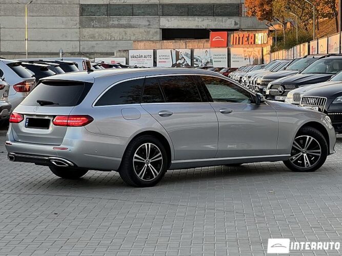 Mercedes E 220 37 mercedes E 220 2021