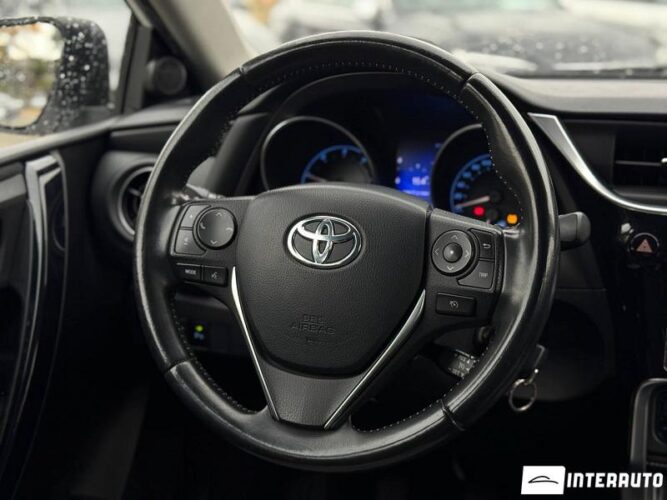 toyota Auris 2016