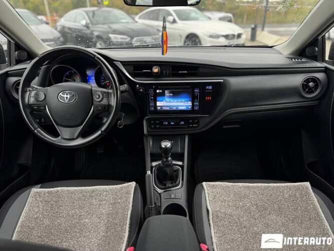 toyota Auris 2016