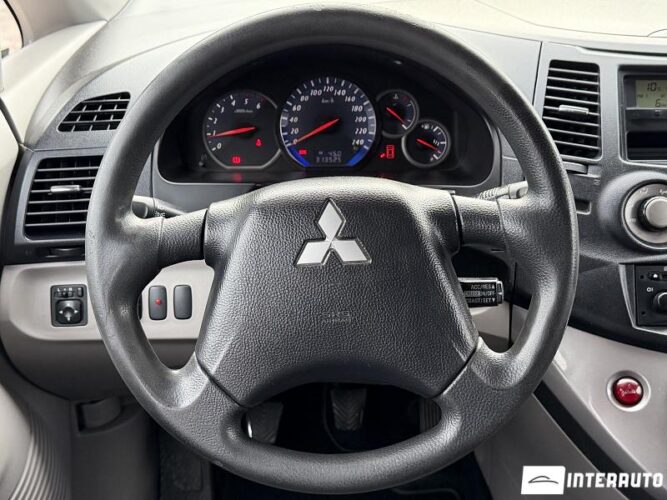 mitsubishi Grandis 2005