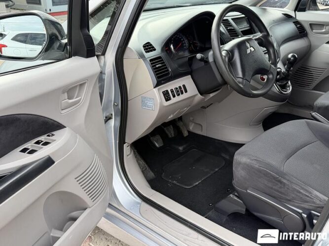 mitsubishi Grandis 2005