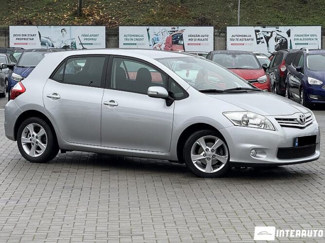 Toyota Auris 2012 doar la InterAuto