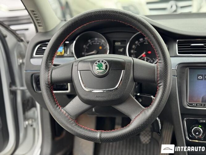 Skoda Superb 36 interauto-car