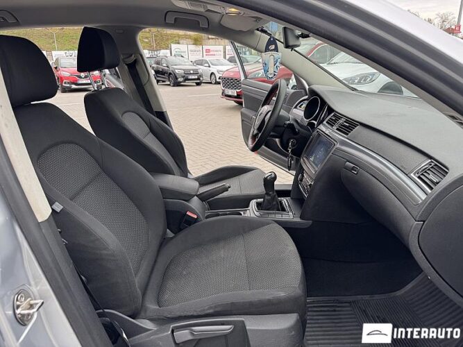 Skoda Superb 44 interauto-car