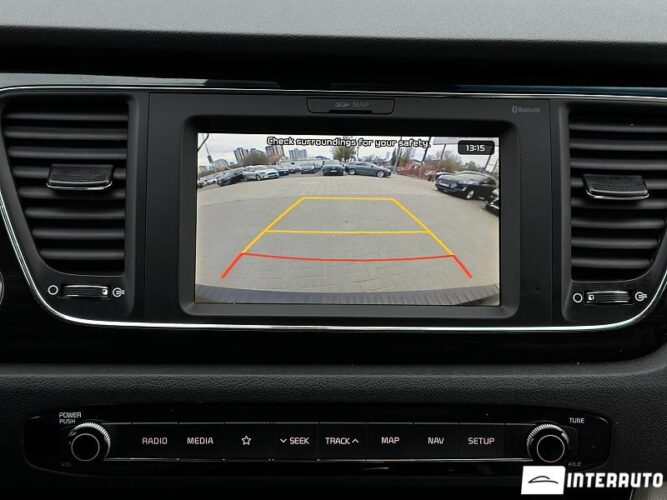 Kia Carnival 17 interauto-car