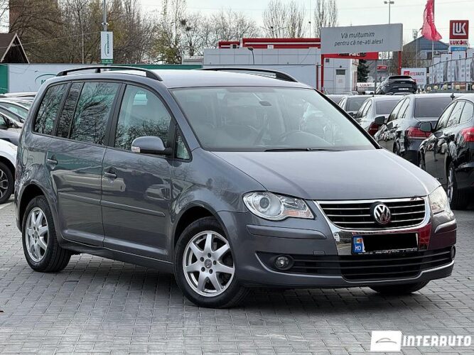 Volkswagen Touran 2007 doar la InterAuto