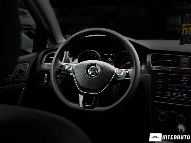 Volkswagen Golf 37 volkswagen Golf 2020