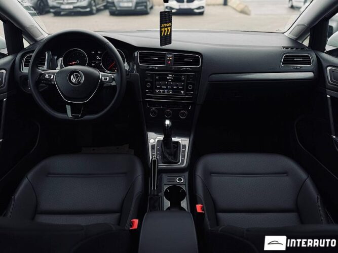 Volkswagen Golf 36 volkswagen Golf 2020