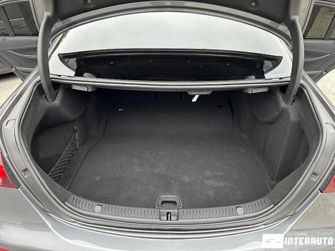 Mercedes E 220 49 mercedes E 220 2020