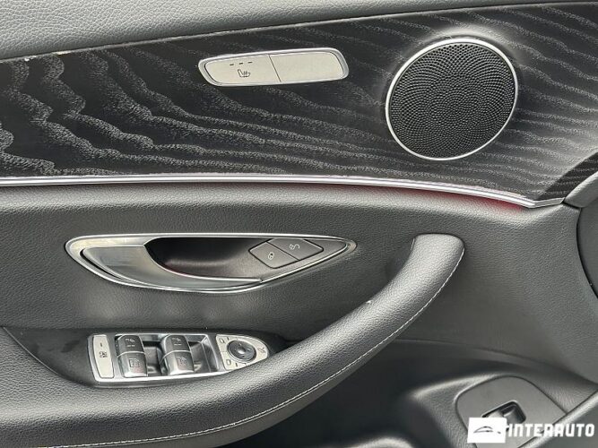 Mercedes E 220 46 mercedes E 220 2020