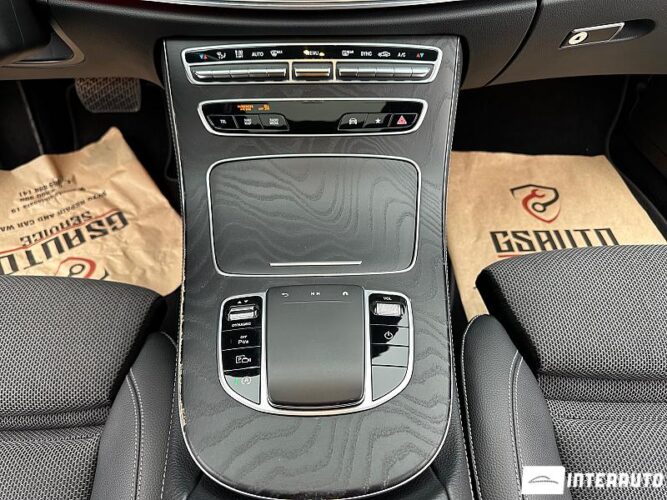 Mercedes E 220 44 mercedes E 220 2020