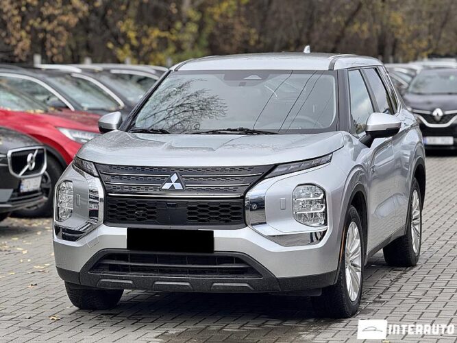 Mitsubishi Outlander 2023 doar la InterAuto