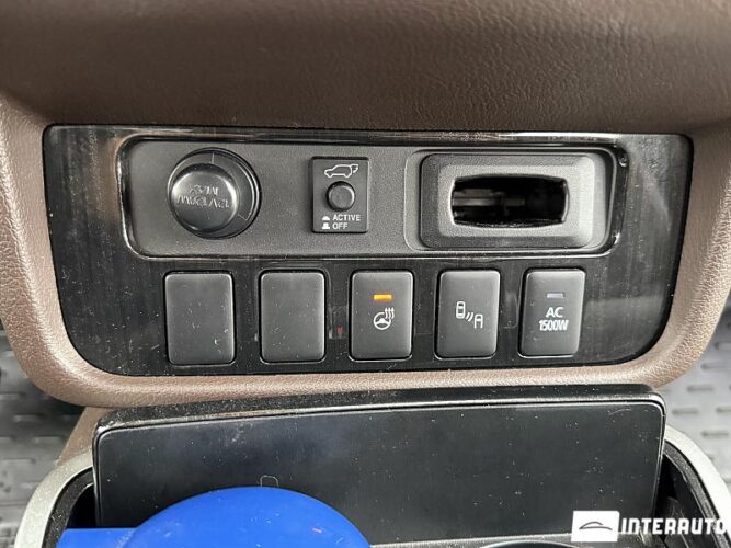 Mitsubishi Outlander 58 interauto-car