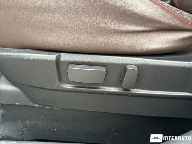 Mitsubishi Outlander 56 interauto-car