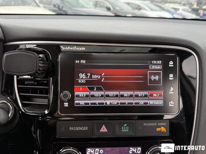 Mitsubishi Outlander 44 interauto-car