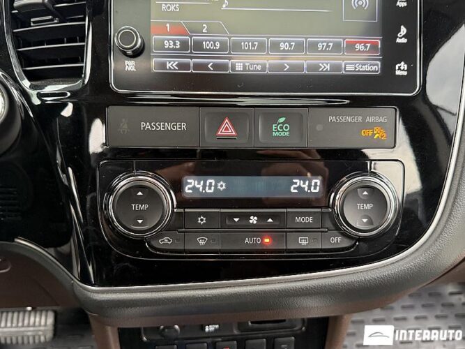 Mitsubishi Outlander 46 interauto-car