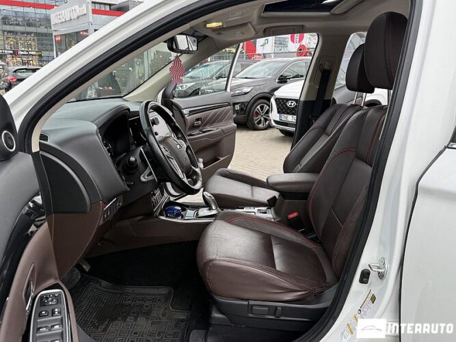 Mitsubishi Outlander 40 interauto-car