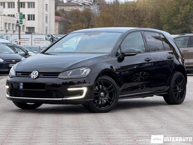 Volkswagen Golf GTE 2016 doar la InterAuto