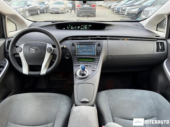 Toyota Prius 33 toyota Prius 2010