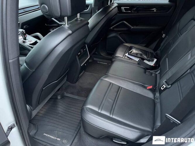 porsche Cayenne 2021