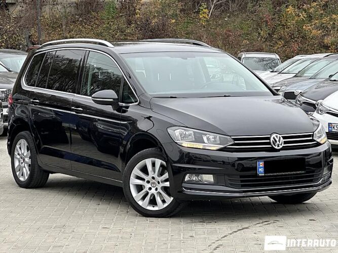 Volkswagen Touran 2016 doar la InterAuto