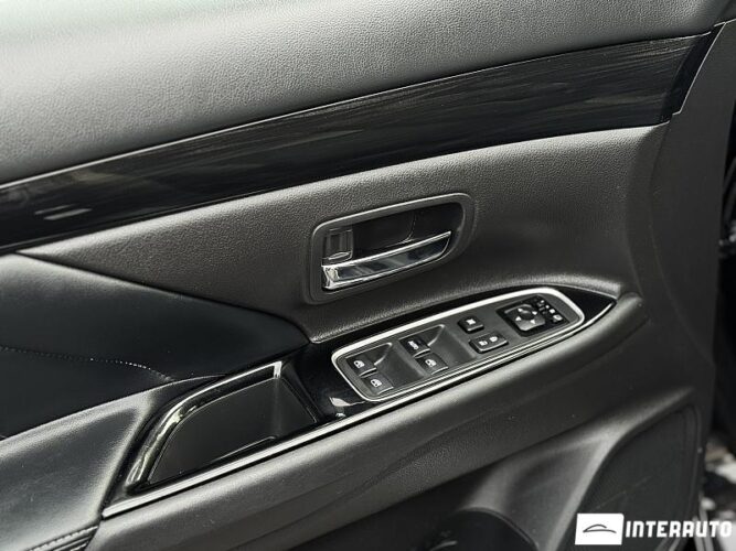 mitsubishi Outlander 2015