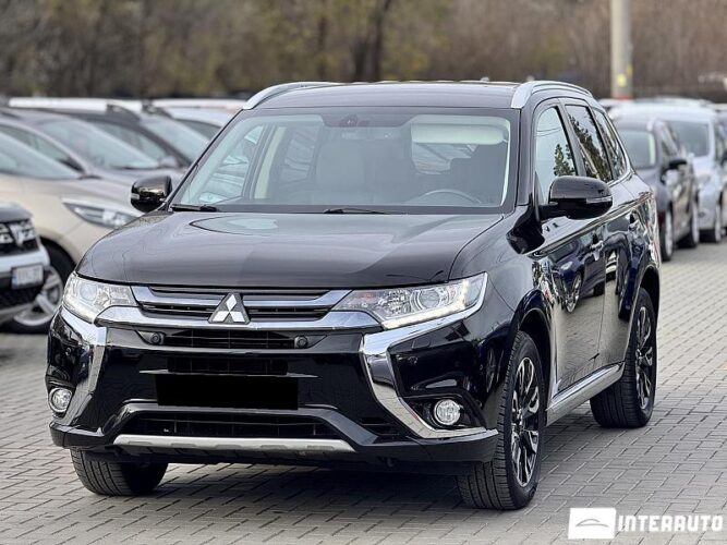 Mitsubishi Outlander 2015 doar la InterAuto