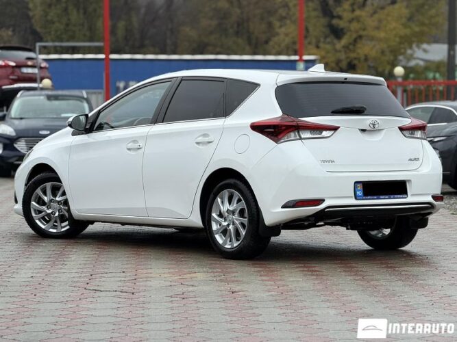 toyota Auris 2016