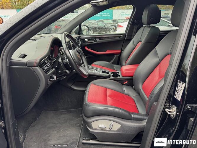 Porsche Macan 36 porsche Macan 2019